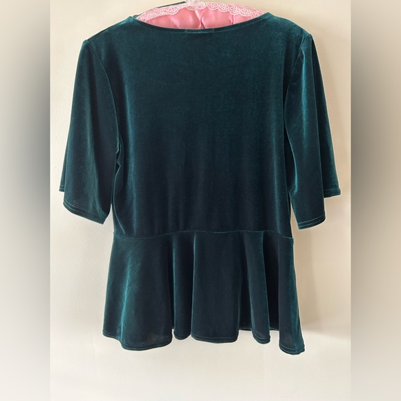 Rich green velvet blouse by QUIZ - Picture 2 of 5